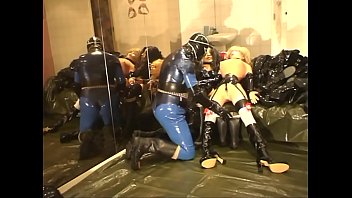 rubberoxbizarremasturbator200308xlwmv